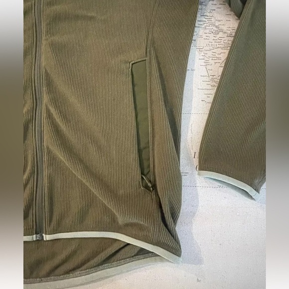 ARCTERYX Covert Fleece Zip Up Jacket Sweatshirt Green w/ Sleeve Pocket Size S - Picture 4 of 10